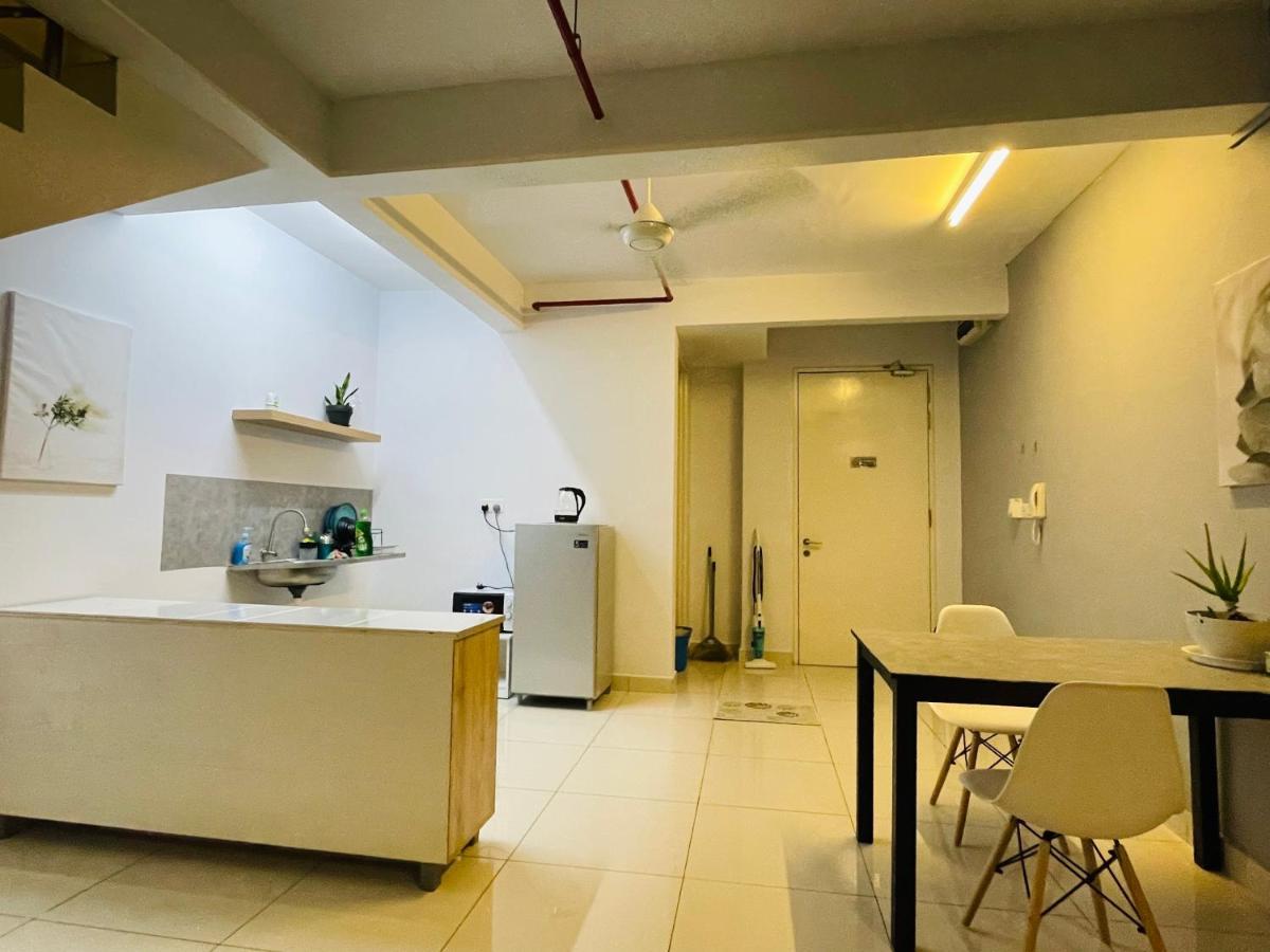 Minimalist Loft2 Decentrum Wifinetflix Kajang Kültér fotó